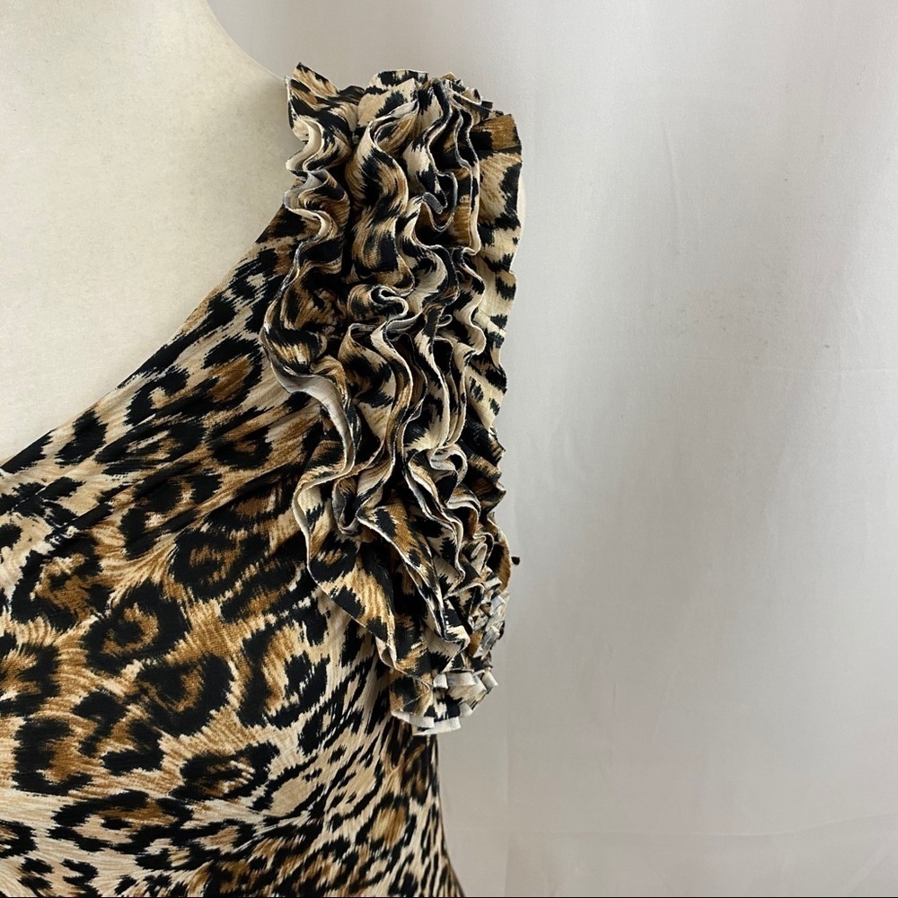 Silvergate Leopard Print Ruffle One Shoulder Top - Picture 2 of 9